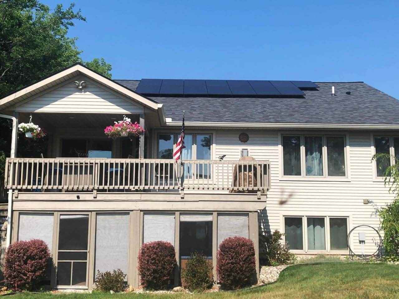 Roof mounted solar panels in Onsted | Michigan by Yellowlite