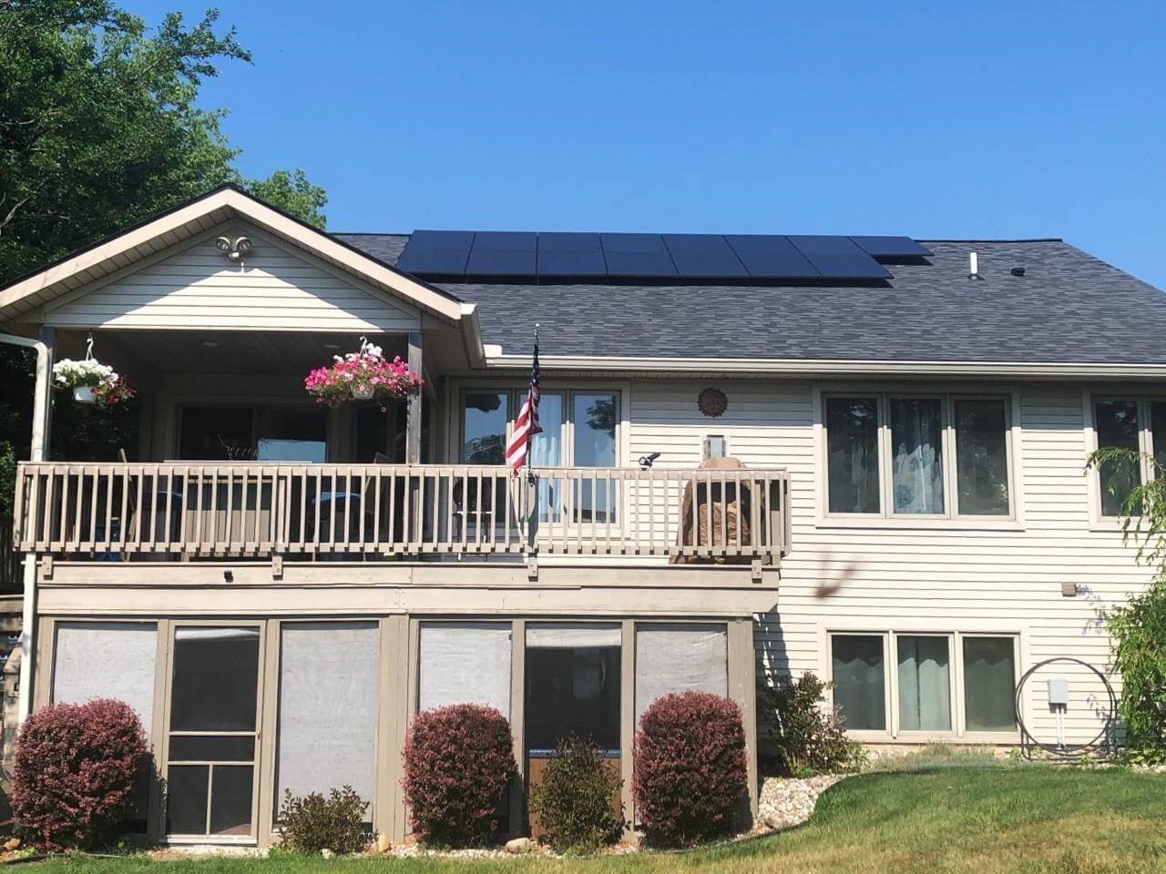 Roof mounted solar panels in Onsted | Michigan by Yellowlite