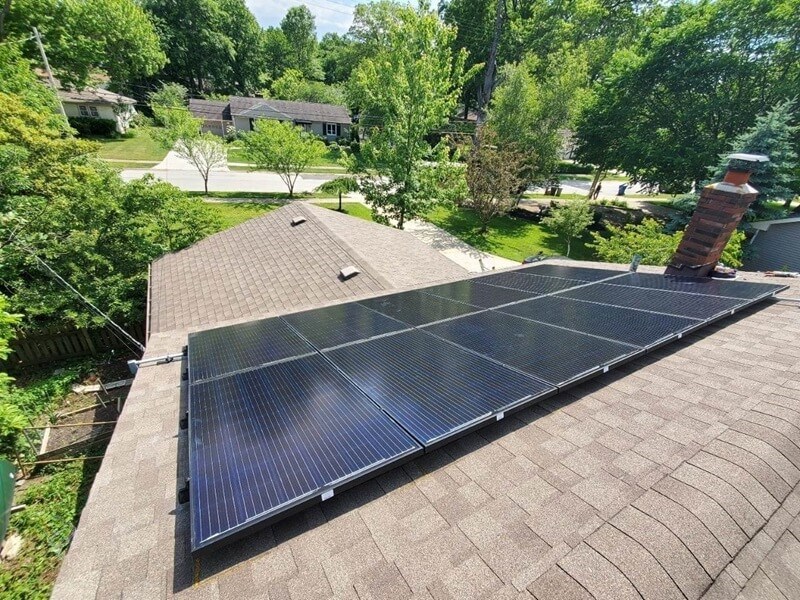  Bay Village | Ohio | Roof mounted solar panels | Yellowlite 