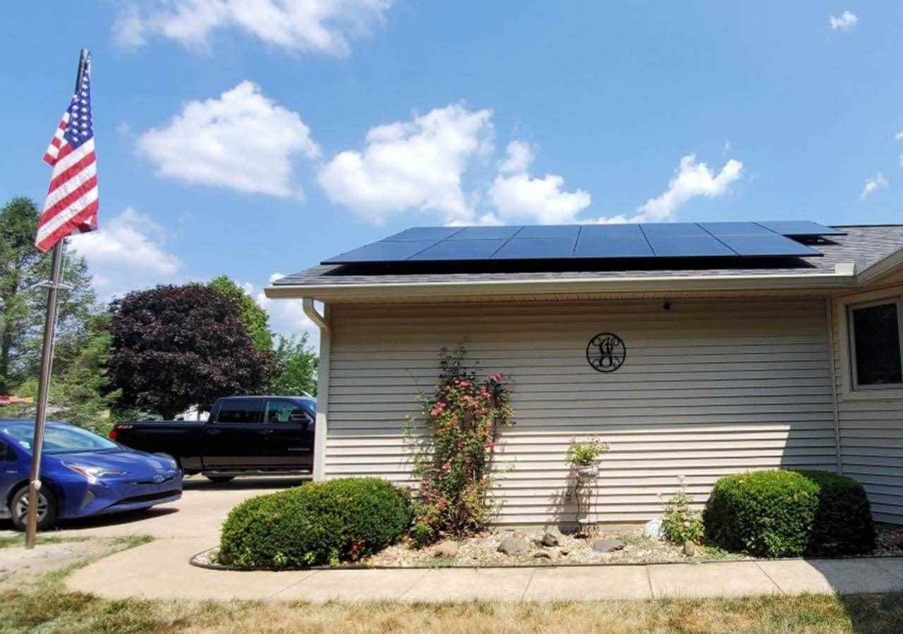 Roof mounted solar panels | Onsted | Michigan | Yellowlite