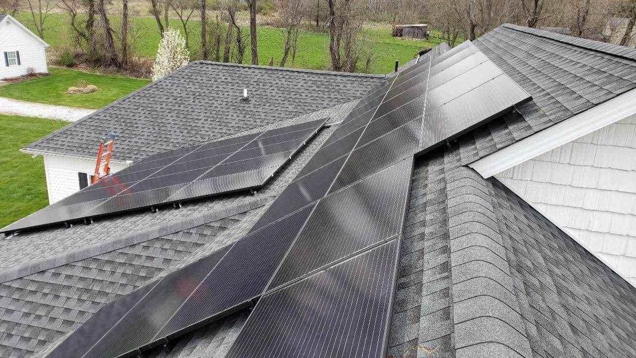Roof mounted solar panels in Hartville | Ohio | Yellowlite 