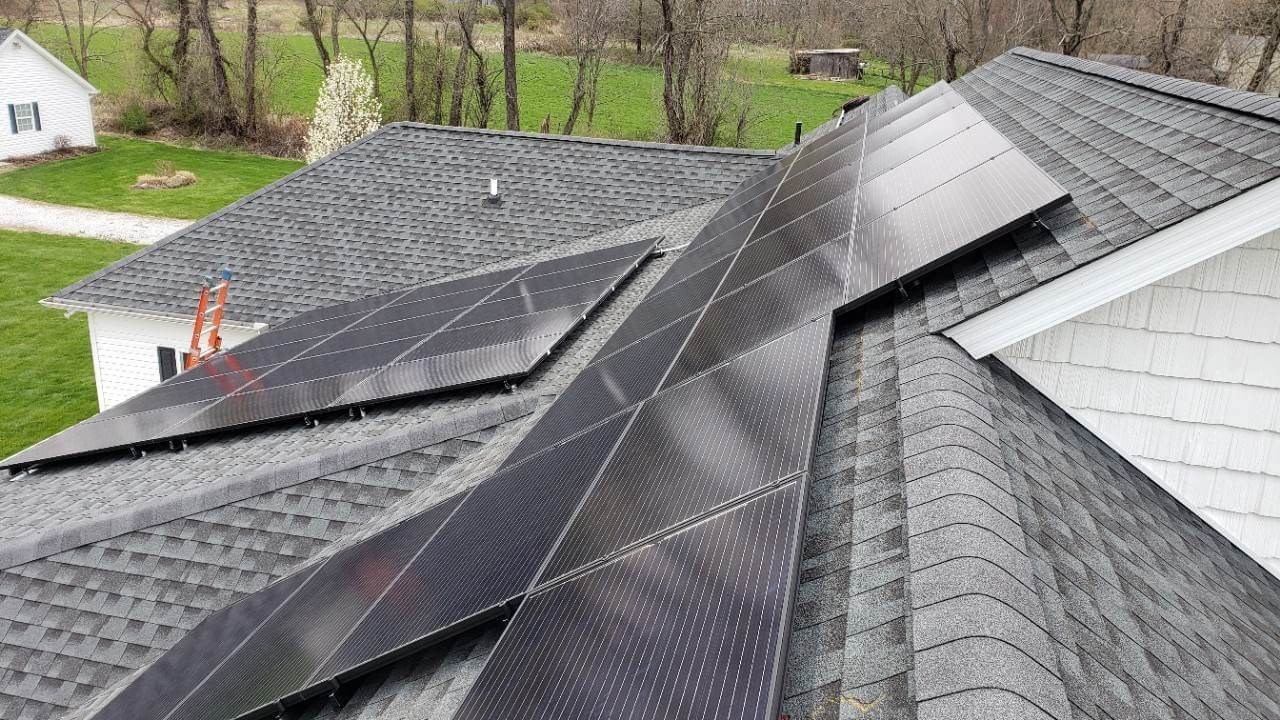 Roof mounted solar panels in Hartville | Ohio | Yellowlite 